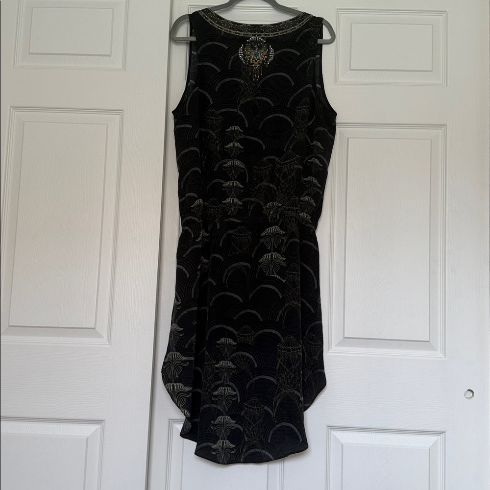 Camilla Elegant Black and Gold Top - Picture 4 of 10